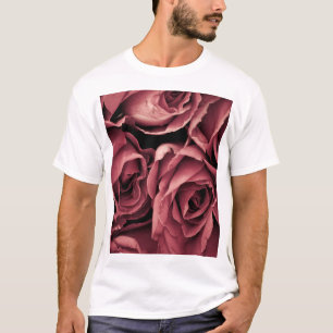 ロマンチックなヴィンテージバラ背景 Tシャツ