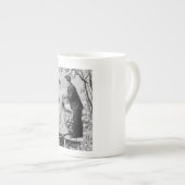 ロマンチックなヴィンテージ好きのボート ボーンチャイナマグカップ (正面右)