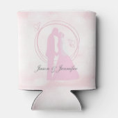 ロマンチックな夢結婚のピンクのカップル 缶クーラー (裏面)