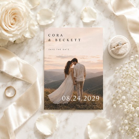 ロマンチックな山の夕日結婚式の写真 セーブザデート