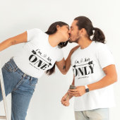 ロマンチックな彼女の唯一の新婚旅行バレンタインデー Tシャツ