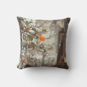 ロマンチックな旧市街のオレンジ色の木 クッション (正面)