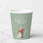 ロマンチックな春の花を飾ったウェディングシャワーのための花瓶 紙コップ (正面)