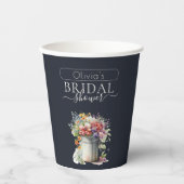 ロマンチックな春の花を飾ったウェディングシャワーのための花瓶 紙コップ (正面)