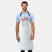 ロマンチックな水の色ピンクの花模様ミスター&ミセス結婚ズ エプロン (着用した状態)