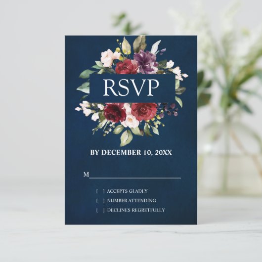 ロマンチックな水彩画のバーガンディレッドのブッシュローズの花束 出欠カード (スタンド正面)