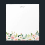 ロマンチックな水色ピーチ花模様メモ帳 ノートパッド<br><div class="desc">ロマンチックな水色ピーチ花模様メモ帳。桃とエレガントアイボリーの花の水の色のイラストと緑のアクセントを備えたメモ帳。このフローラメモ帳はコレクションの一部である。</div>