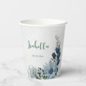 ロマンチックな白いダスティーブルー & ネイビーブルーの花と緑の葉 紙コップ (裏面)