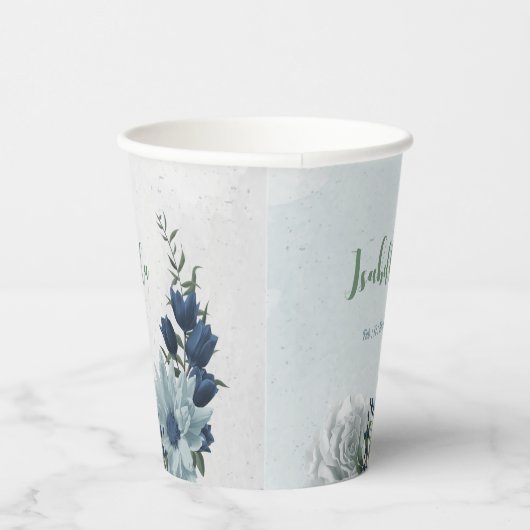 ロマンチックな白いダスティーブルー & ネイビーブルーの花と緑の葉 紙コップ (右)