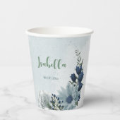ロマンチックな白いダスティーブルー & ネイビーブルーの花と緑の葉 紙コップ (正面)