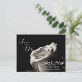 ロマンチックな白いバラが日付カードを保存 案内ポストカード (スタンド正面)