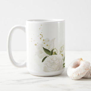 ロマンチックな白い花と緑の葉 コーヒーマグカップ