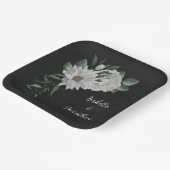 ロマンチックな白い花と緑葉の黒色 ペーパープレート (傾斜あり)