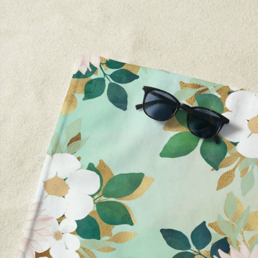 ロマンチックな白い花ミントウォーター色のデザイン ビーチタオル (インサイチュ)