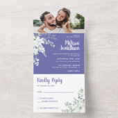 ロマンチックな白の優しい花の紫色の写真結婚の オールインワン招待状 (内側)