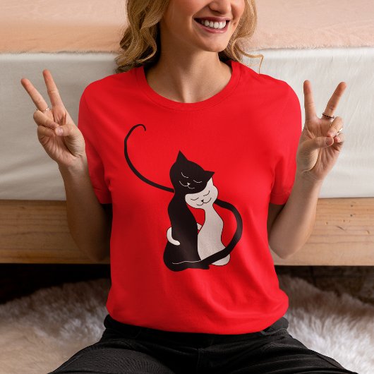 ロマンチックな白黒の猫たちと恋のバレンタイン Tシャツ