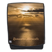 ロマンチックな瞬間サンセット海写真と文字 バックパック (正面)