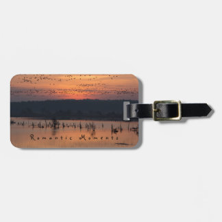 ロマンチックな瞬間Birds at sunrise photo with文字 ラゲッジタグ