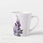 ロマンチックな紫と白の花 緑の葉 カフェラテマグ (右)