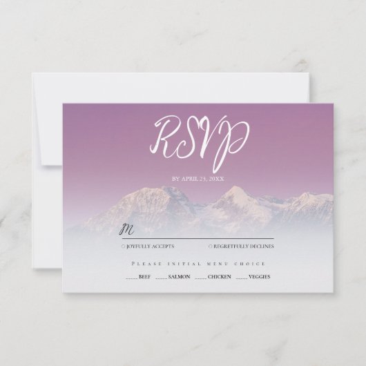 ロマンチックな紫の夕日の雪の結婚山々 出欠カード (正面)