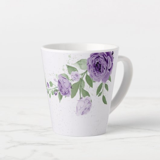 ロマンチックな紫の花と緑 カフェラテマグ (右アングル)