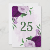 ロマンチックな紫色の花の緑のテーブル番号カード 招待状 (裏面)