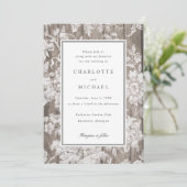 ロマンチックな花のプリントオン木材結婚式招待状 招待状 (スタンド正面)