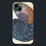 ロマンチックな貝殻 iPhone 13ケース<br><div class="desc">ビーチから遠くに住んでいますか。 オーケーです! 絵を描くこのロマンチックな貝殻を得て下さいそうすれば暖かい晴れた日の平和なビーチで置かれるイメージあなた自身できます。 この芸術品は訪問を慕っているビーチを去る少し波および海をロマンチックに描きます。 Zazzleあなたの次のプロダクトのこの組み立てられた貝殻のパネルを得て下さい。</div>