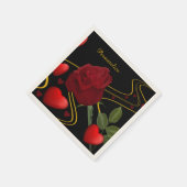 ロマンチックな赤いハートのパーソナライズバラ金ゴールドリボン スタンダードカクテルナプキン (角)
