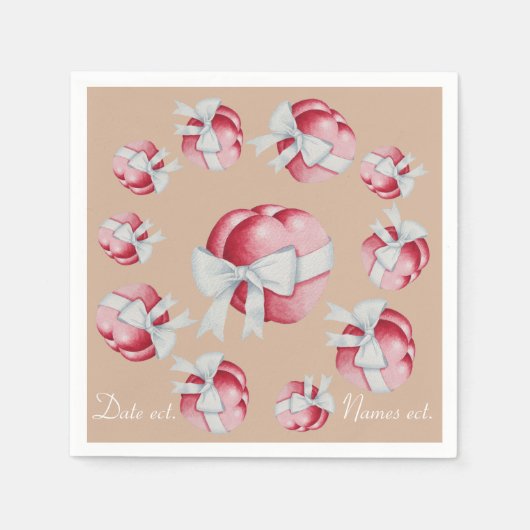 ロマンチックな赤いハートを白いリボンの弓で結ぶ スタンダードカクテルナプキン (正面)
