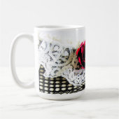 ロマンチックな赤いバラと白いレース コーヒーマグカップ (左)