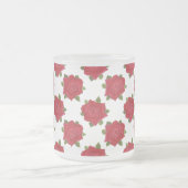 ロマンチックな赤いバラの手のパタ色彩の鮮やかーンオンホワイト フロストグラスマグカップ (中央)