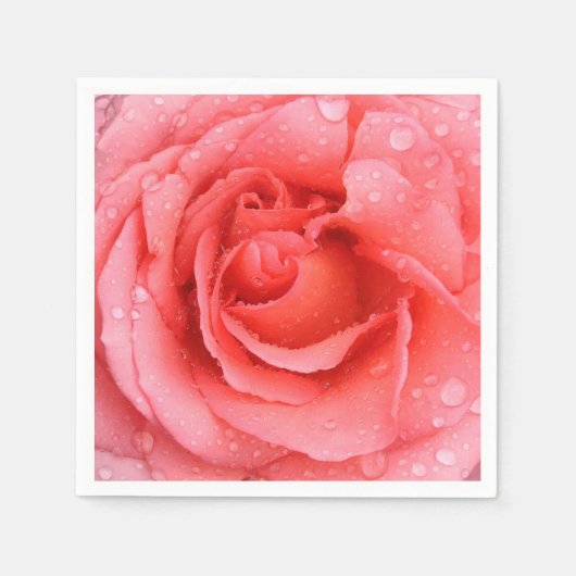 ロマンチックな赤いピンクのバラの水滴 スタンダードカクテルナプキン (正面)