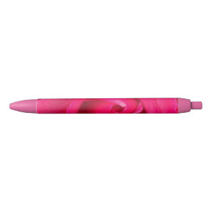 ロマンチックな赤いピンクのバラ 黒ボールペン