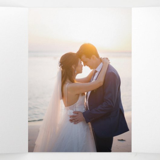 ロマンチックな赤い宝石ジェムボウQRコード結婚ズ 三つ折り招待状 (内部中)