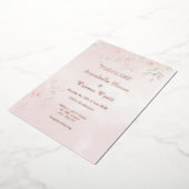 ロマンチックな赤面ガーデンバラ2とバラ金ゴールド 箔招待状 (回転した状態)