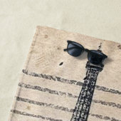 ロマンチックな青い蝶フランスの蝶パリエッフェル塔 ビーチタオル (インサイチュ)