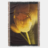 ロマンチックな黄色のチューリップ スローブランケット (正面縦)