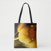 ロマンチックな黄色のチューリップ