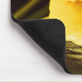 ロマンチックな黄色のチューリップ マウスパッド (コーナー)