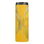 ロマンチックな黄色のバラの水滴 タンブラー (裏面)