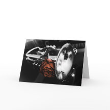 ロマンチックな黄銅、コルネットおよび赤いバラの挨拶状