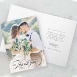 ロマンチックな黒い書結婚道の写真を折り畳み サンキューカード<br><div class="desc">この折り結婚畳まれたサンキューカードはエレガント、内部にの文字を持つロマンチックな書カスタム道レタリングを特徴とする。結婚式、誕生日、卒業式、その他のイベントに最適このデザインの高度なカスタマイズについてクリックは、上の青いデザインツールボタンをクリックして下さい。</div>