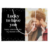 ロマンチックな黒背景バレンタインデーの写真 ラージペーパーバッグ (裏面)