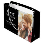 ロマンチックな黒背景バレンタインデーの写真 ラージペーパーバッグ (裏面アングル)