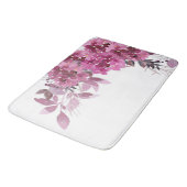 ロマンチックな*~*の花のラベンダーのマゼンタのアジサイ バスマット (アングル)