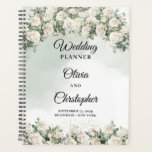 ロマンチックなboho白いバラと緑結婚のバラ プランナー手帳<br><div class="desc">ああ、Boho White Englishバラグリーンユーカリと金ゴールドの文房具コレクショ結婚ンは、まさに魅力とエレガンスの本質をお洒落捉えている。写真の繊細な白い英語のバラは、緑豊かな緑のユーカリ離れスの詳細に絡み合われ、すべて豪華な金ゴールドでアクセント。このコレクションの各ピースは、ロマンチックでボヘミアンな美しいに最適な自然でエステリアインスパイアルな結婚を醸し出す。その日から救招待状やサンキューカードまで、すべての詳細は、あなたの特別な日のための団結し素晴らして美しさを作成するために考え深く設計されている。お客様は、このコレクションの素朴で洗練された要素に魅了され、あなたの愛の物語と同様に思い出に残るお祝いのトーンを設定しまユニークす。</div>