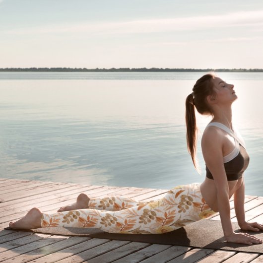 ロマンチックイエローローズフローラヴィンテージ レギンス