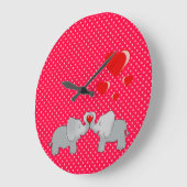 ロマンチックゾウ&赤いハートオン水玉模様 ラージ壁時計 (傾斜)