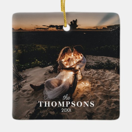 ロマンチックパーソナライズされたなカップルの写真クリスマス セラミックオーナメント (正面)